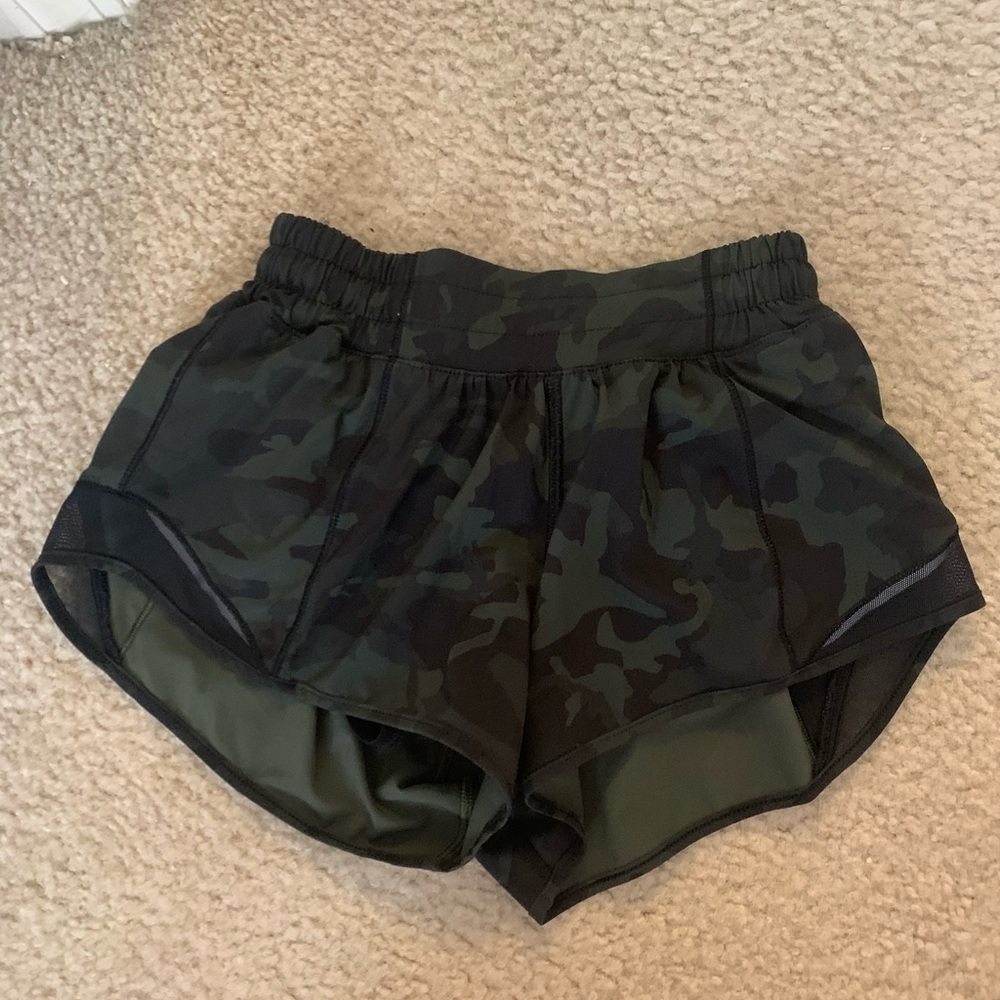Lululemon camo hotty hot shorts